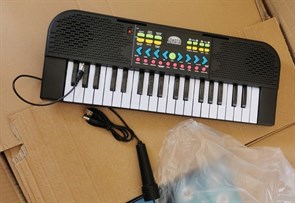 Синтезатор "Sonata" 37 клавиш, микрофон, цвет черный, в/к 42*5*16 см