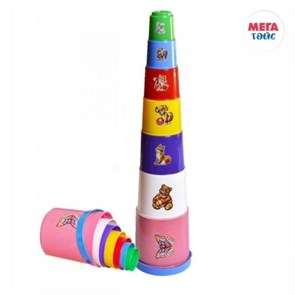 6 разноцветных формочек для песка, которые малыш складывает в пирамидку высотой 35 см или вкладывает