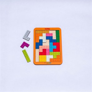 Тетрис - знаменитая развивающая игра. Она состоит из разноцветных фигурок разных форм. Отлично подхо
